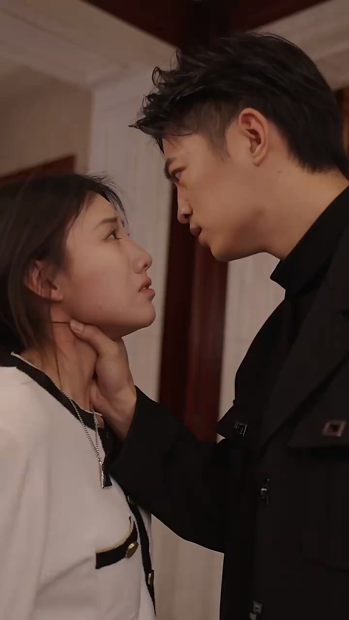 白少的魔女嬌妻 第01集