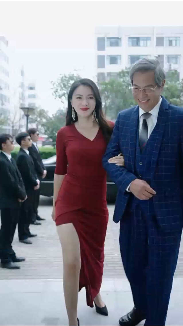 女總裁的貼身醫(yī)仙 第01集